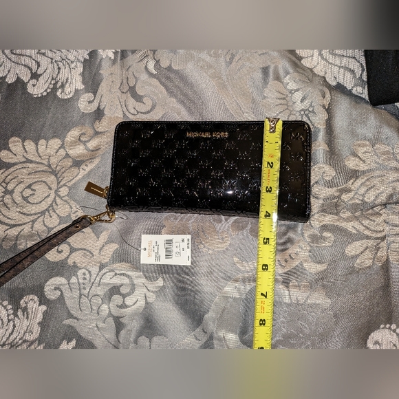 Michael Kors black patent wallet NWT - Picture 6 of 8